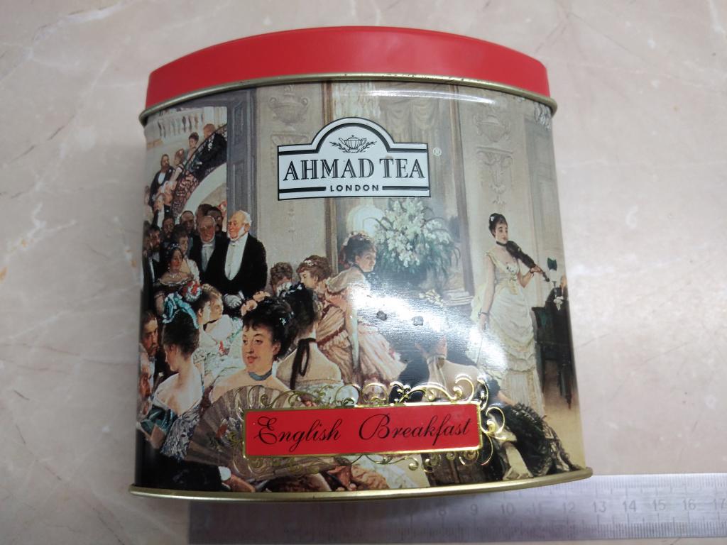 Жестяная коробка, банка от чая Ahmad Tea.