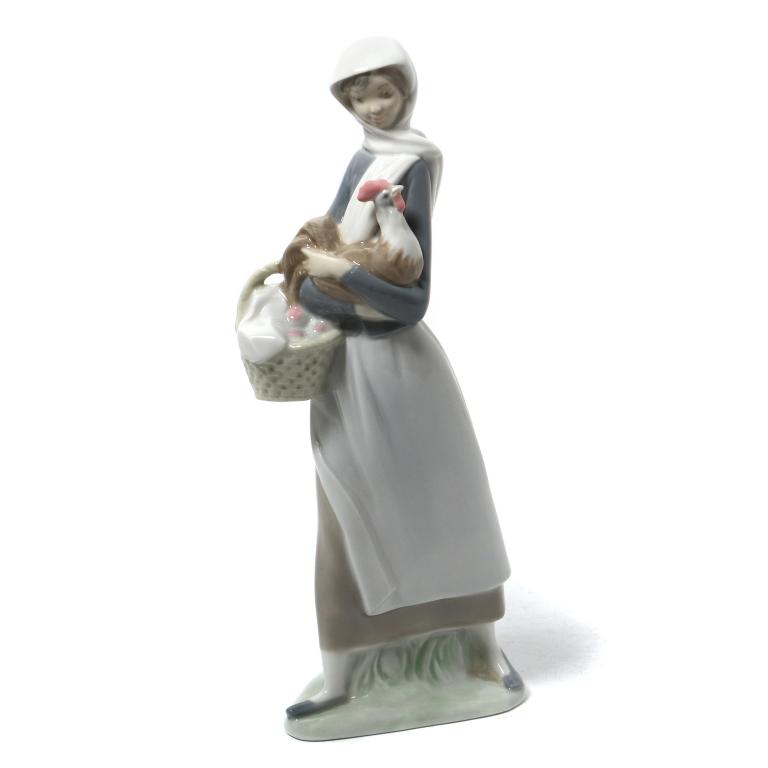 Фарфоровая фигура "Девушка с петухом". Lladro