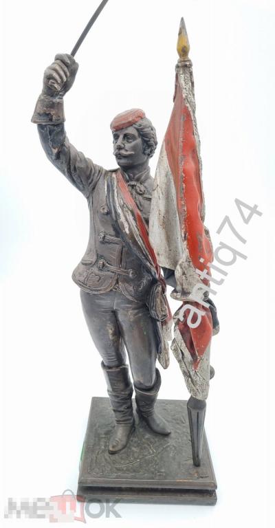 Воин, солдат с флагом. Первая мировая. Шпиатр, медь.   (в20112)
