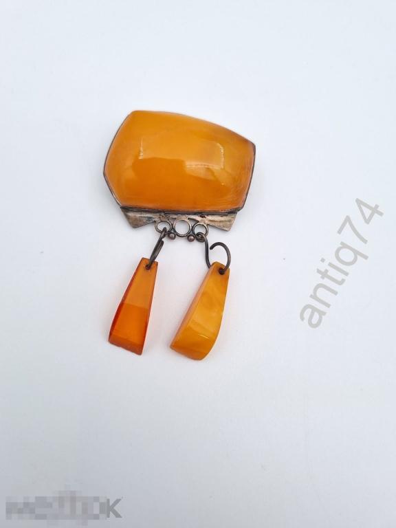 Красивая брошь. Серебро, 875 пр. Янтарь.   (В20328)