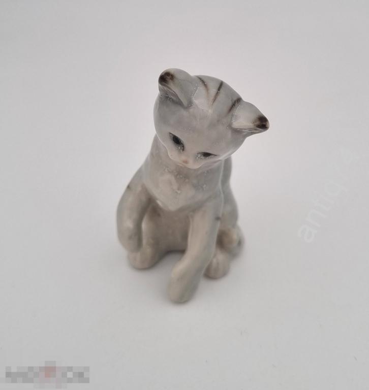 Фигурка Котенок. Фарфор.   (В21393)