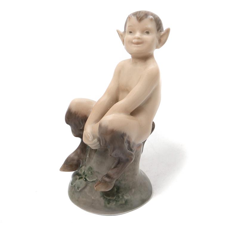 Фарфоровая фигура "Фавн на пеньке". Royal Copenhagen