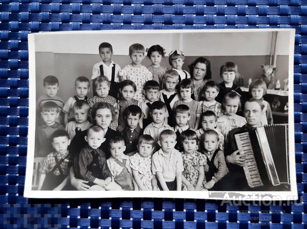 Фото на память Советский быт СССР Детский садик Дети Баян 1962 год     0110