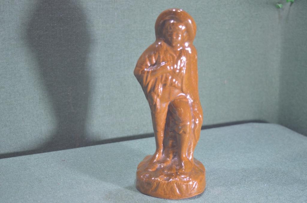 Статуэтка керамическая "Юноша в шляпе". Керамика. Европа. Середина 20го века.