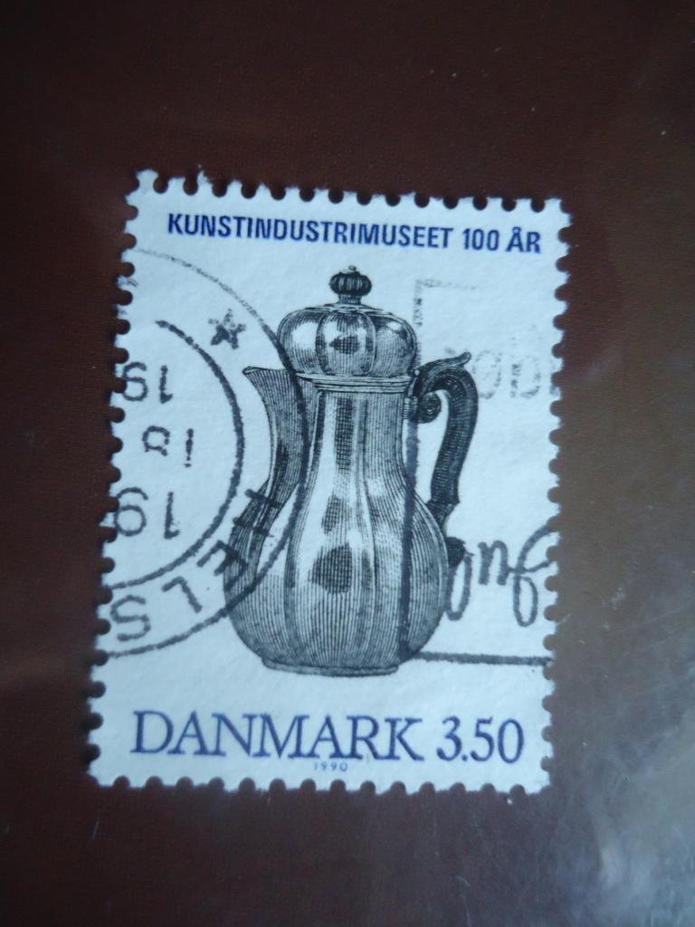 1990 г.  Дания    гаш. без клея.