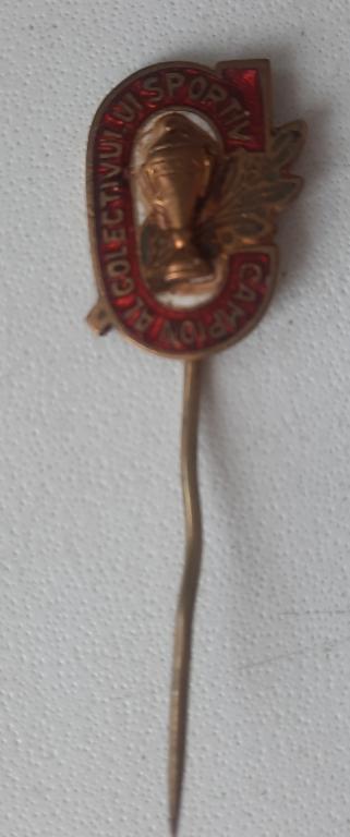 Значок иностранный-Спорт!(тяжёлый!)