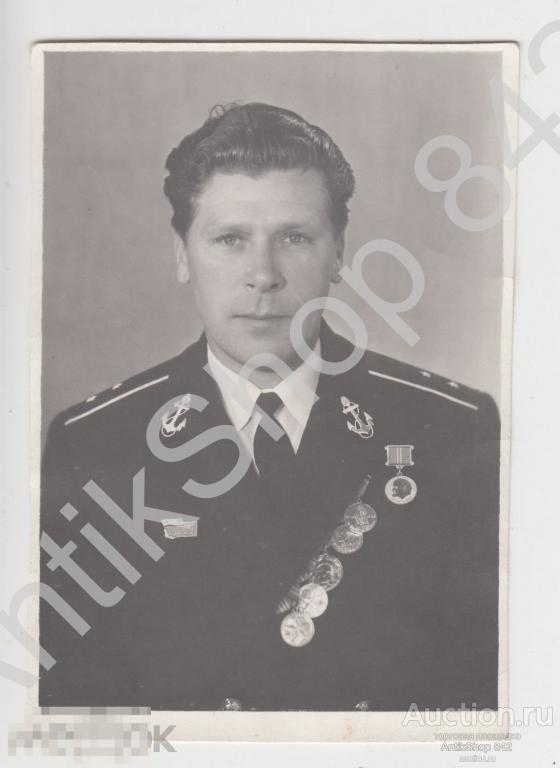 ВМФ.Мичман со знаком крейсер Слава.