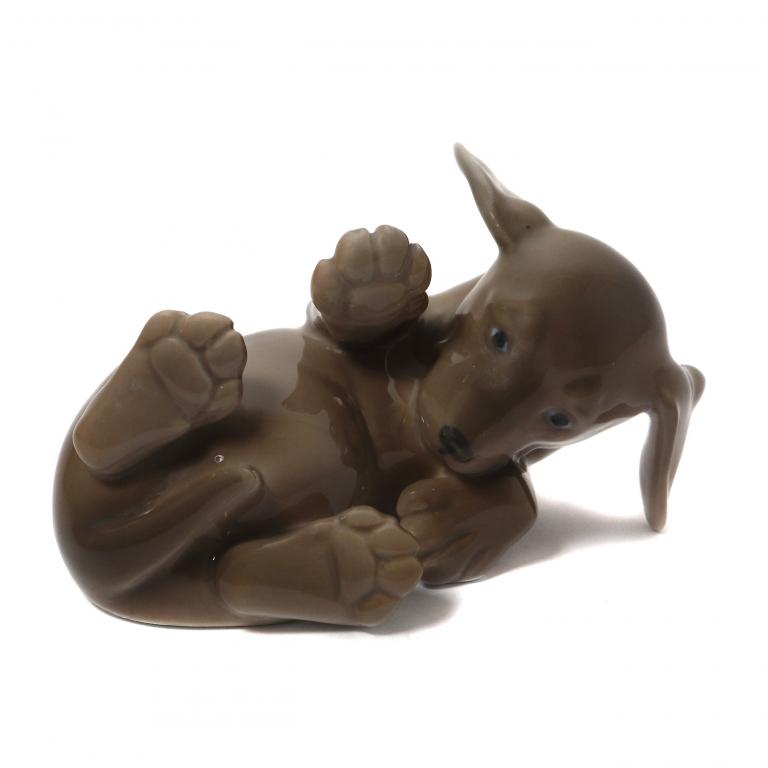 Фарфоровая фигура "Щенок таксы". Royal Copenhagen
