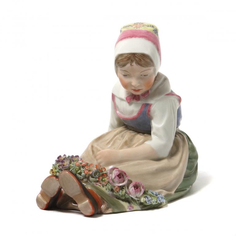 Фигура Девочка с острова Зеландия. Royal Copenhagen
