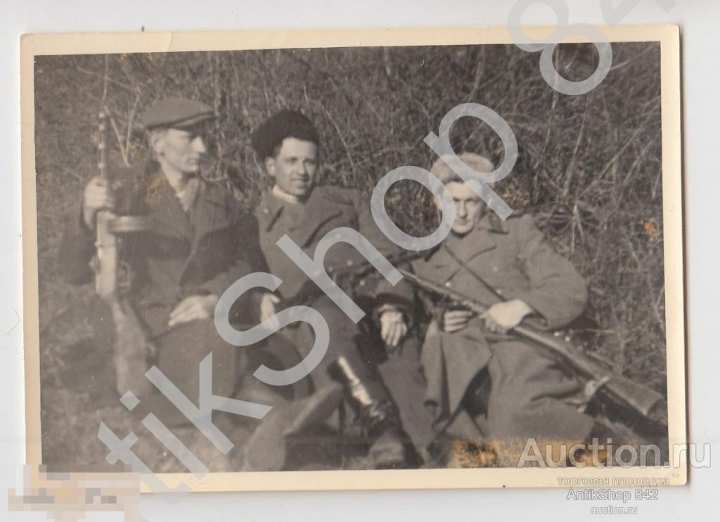 Партизаны Автоматы ППШ.