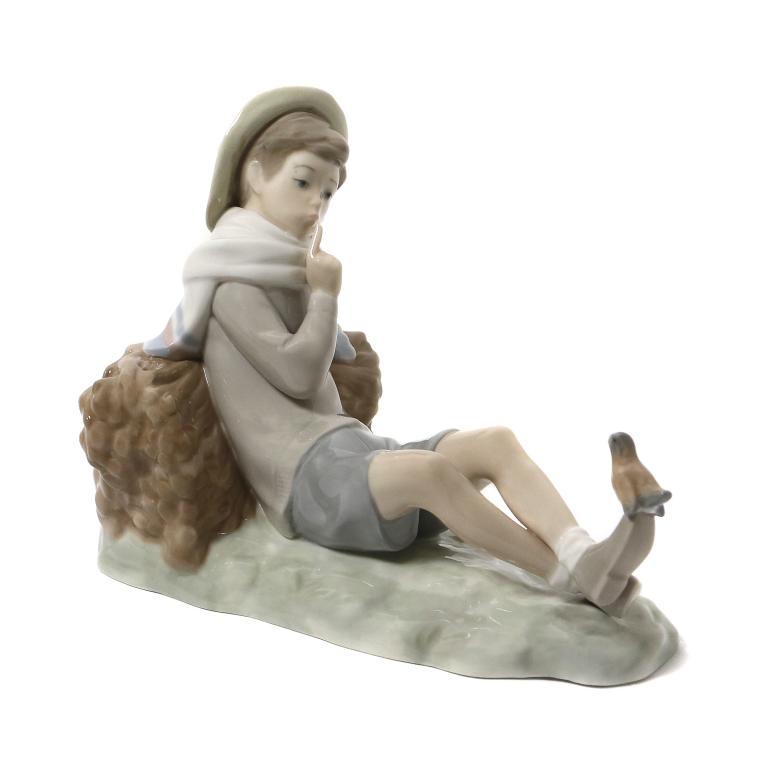 Фарфоровая фигура "Пастушок с птицей". Lladro.