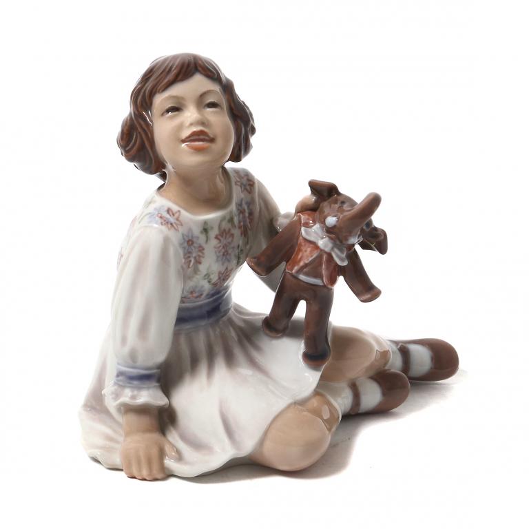 Фарфоровая фигура Девочка со слоненком. Dahl-Jensen