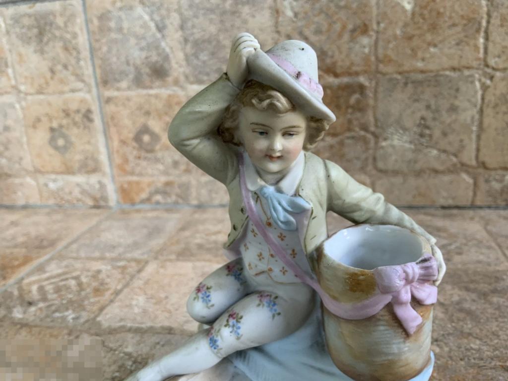 МАЛЬЧИК с КОРЗИНОЙ лоток бисквит Дрезден Старая ГЕРМАНИЯ  19 век Редкость! Отл