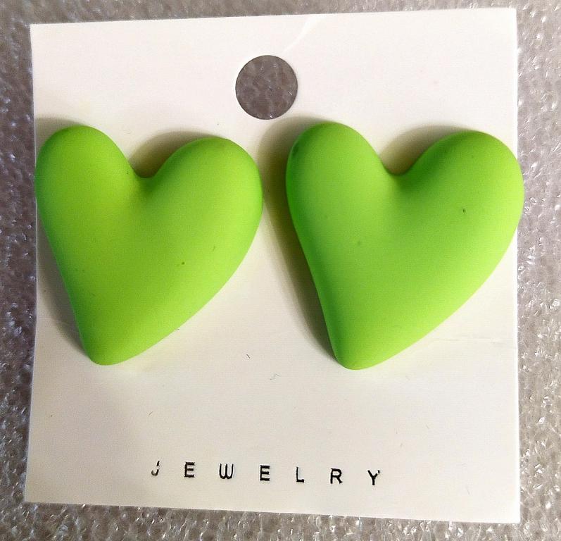 ВСЯКАЯ ВСЯЧИНА   СЕРЬГИ СЕРДЕЧКИ   ( 68 )