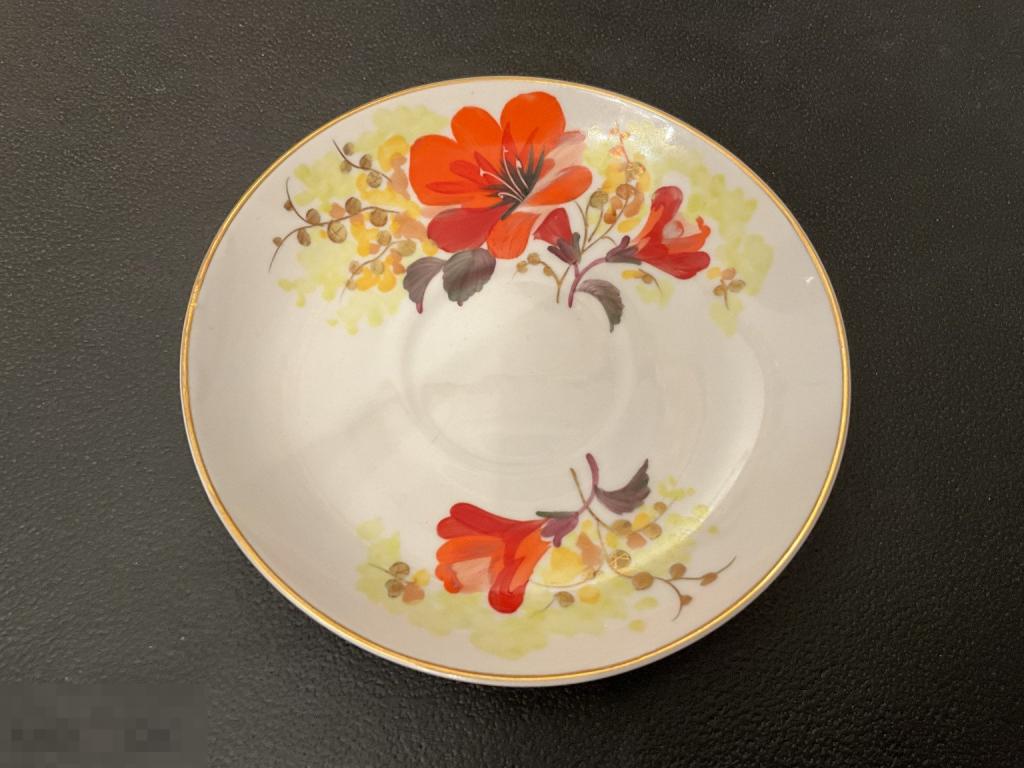 БЛЮДЦЕ чайное ЛФЗ из сервиза ЦВЕТЫ ЮГА СССР Лебединская Отл