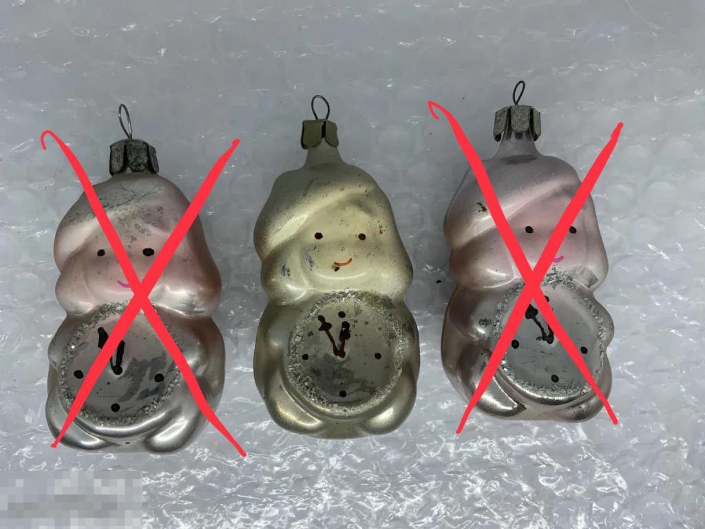 ЕЛОЧНАЯ ИГРУШКА СССР паж с часами из набора Золушка стекло Отл