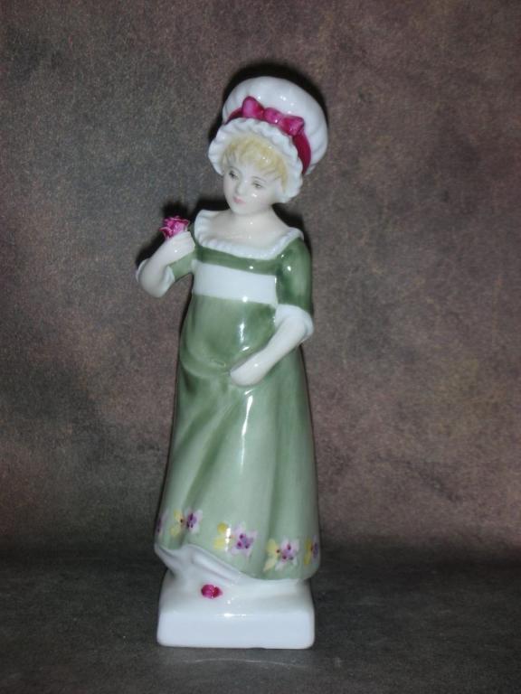 Статуэтка. Фарфор. Дама Рут. Royal Doulton. Англия