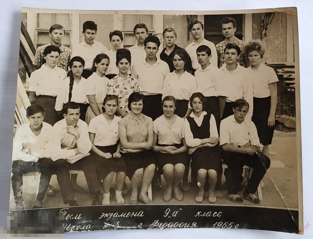 Фотография молодежь школьники ученики школа парни девушки Феодосия #147*