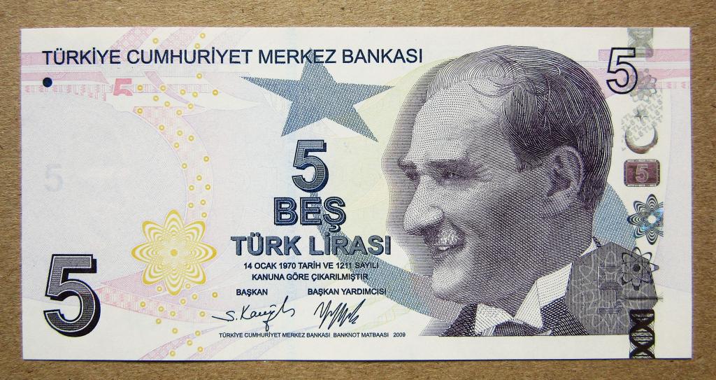 Турция 2009 г. 5 лир UNC