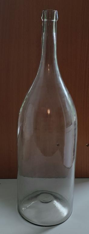 бутыль бутылка четверть 3 литра. состояние!! в интерьер или коллекцию.