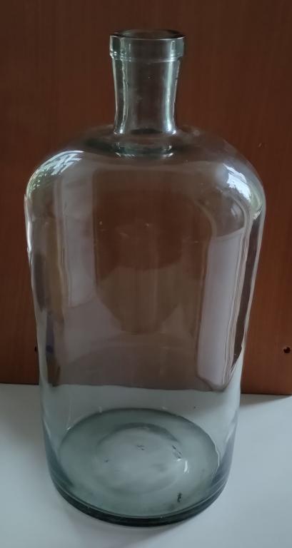 бутыль бутылка. стекло. 5 литров. состояние!! в интерьер или коллекцию.