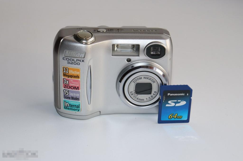 Фотоаппарат компактный Nikon Coolpix 3200