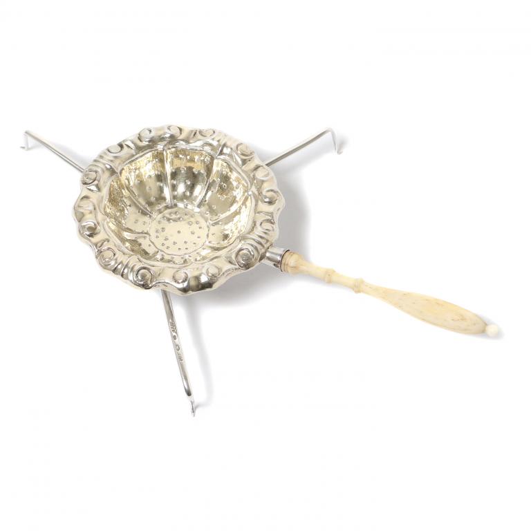 Серебряное ситечко. Швеция, 1856 год.