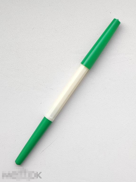 Шариковая ручка АР классика пластмассовая СССР школьная НОВАЯ авторучка Советская белая зелёная