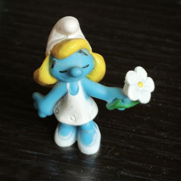 КИНДЕР СЮРПРИЗ  игрушка  Смурфики 2014  Kinder  СЮРПРИЗ  ЯЙЦО  фигурка  мультфильм  Disney