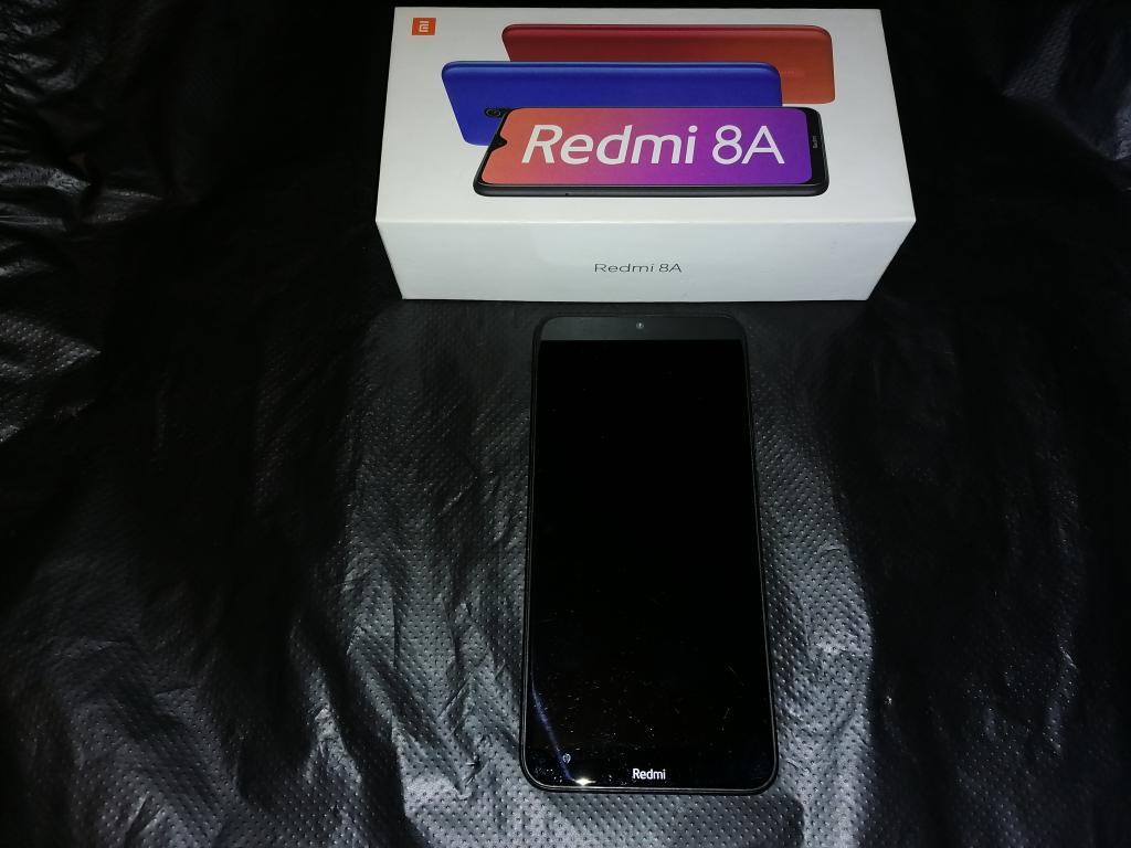 Мобильный телефон Redmi 8A. 2 / 32 GB.     ЧИТАЙТЕ ОПИСАНИЕ К ЛОТУ.
