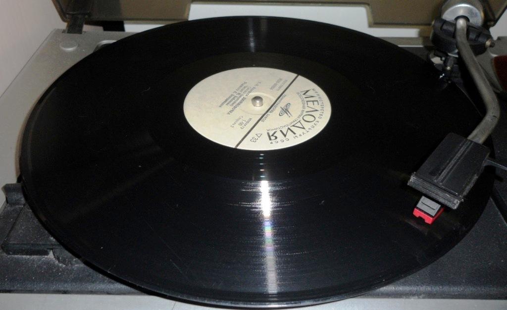 Дюймовочка - Г-Х Андерсон / 1978 год // читает М.Бабанова