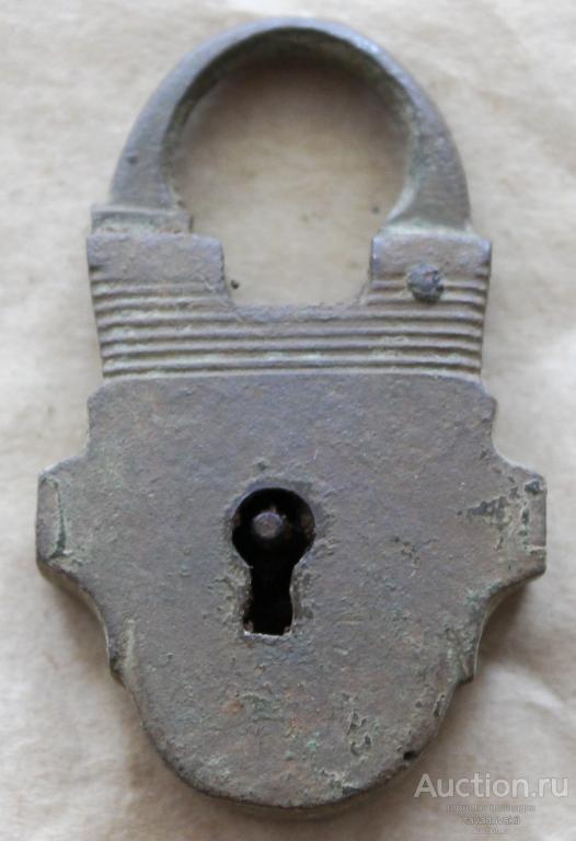 Маленький замок старинный навесной, красота!