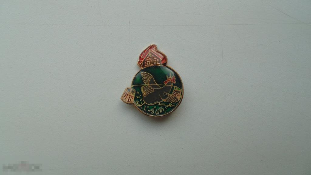 Детский значок Курочка с ведрами