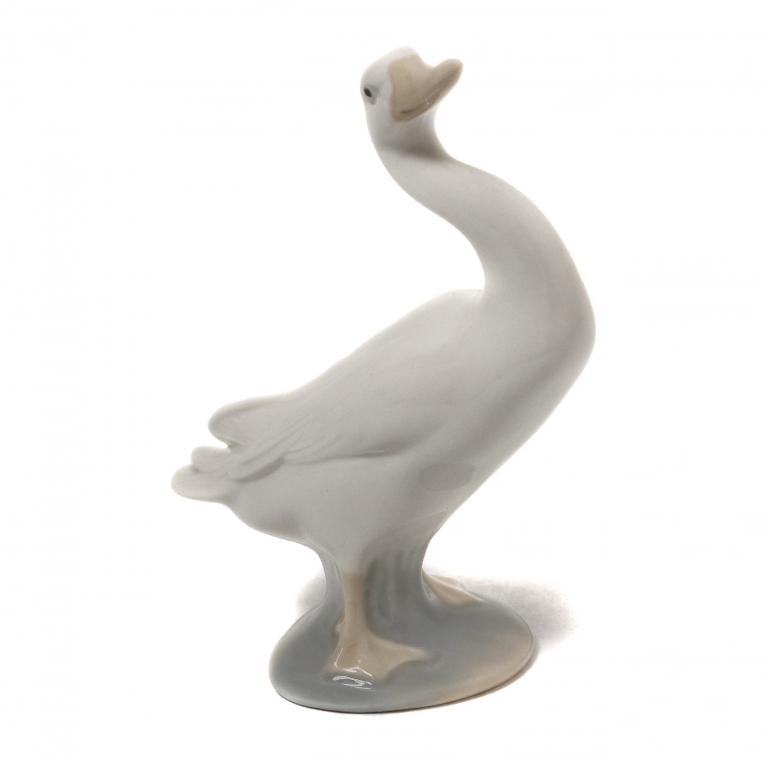 Фарфоровая фигура "Маленькая утка". Lladro