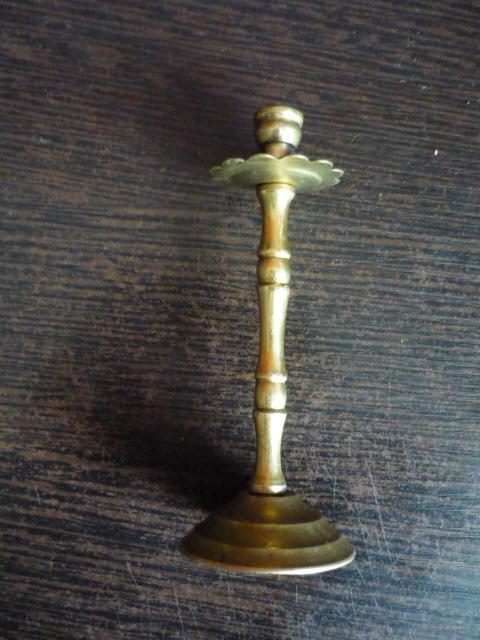 Подсвечник маленький на одну свечу  бронза , латунь . 9.5 см