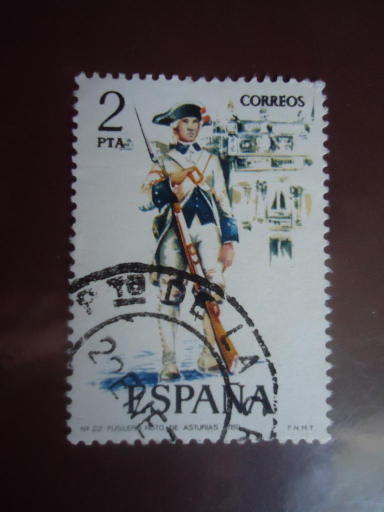 1975 г.  Испания  гаш. без клея.