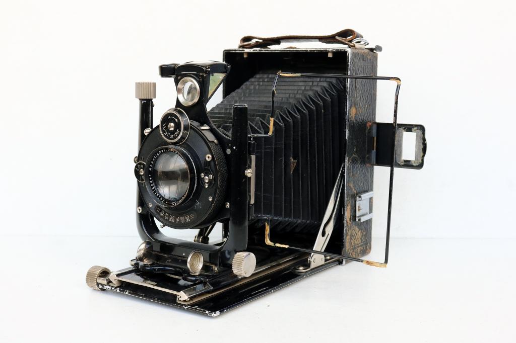 Фотоаппарат Voigtländer VAG 9х12 1925-1934 годы