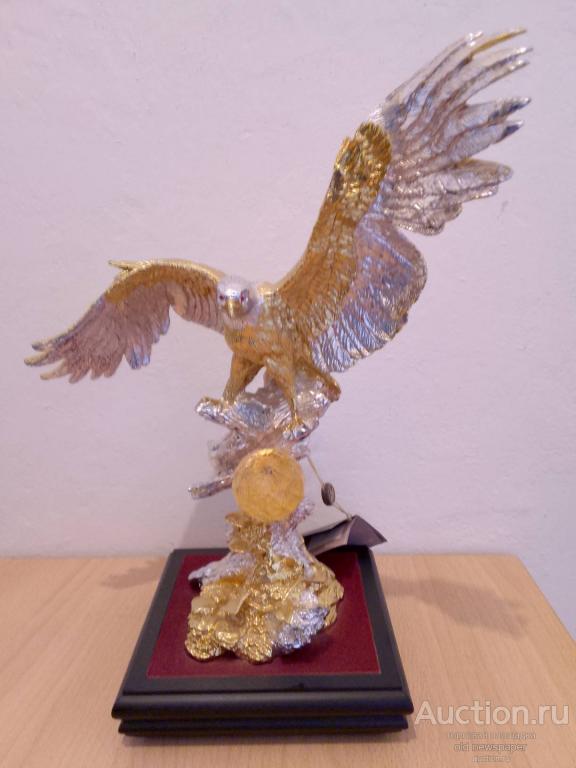 Статуэтка. Орел позолоченный, высота 33 см. Изготовлено CUBIC gems
