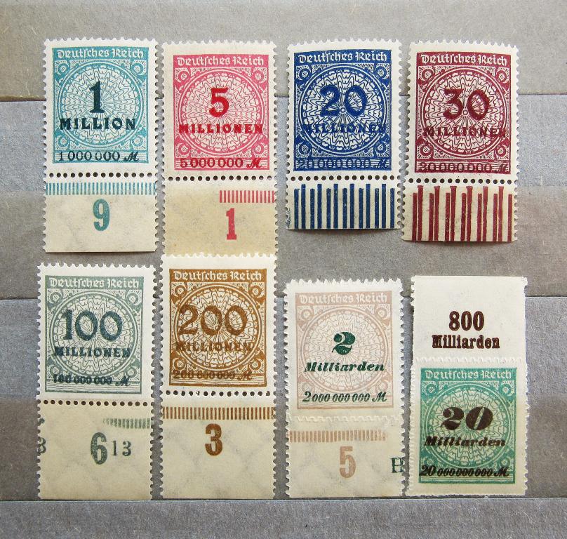 Германия Рейх 1923 г. Веймарская республика Стандарт Инфляция 8мар. сер., поля.**MNH OG