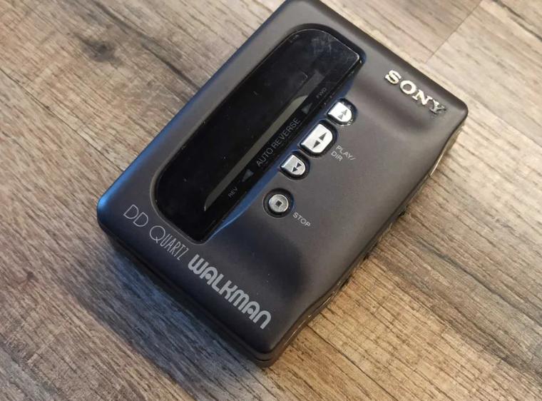 Плеер кассетный SONY WALKMAN с чехлом