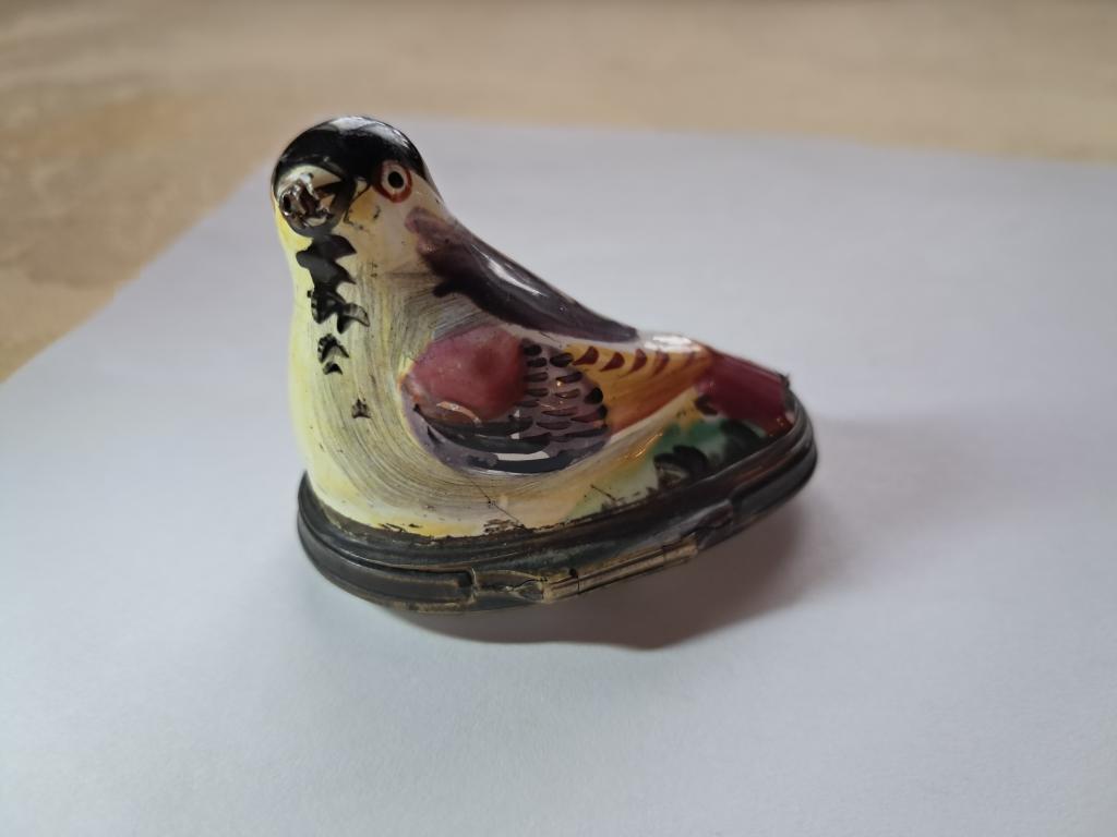 Табакерка эмалевая. Англия. Середина 18го века.