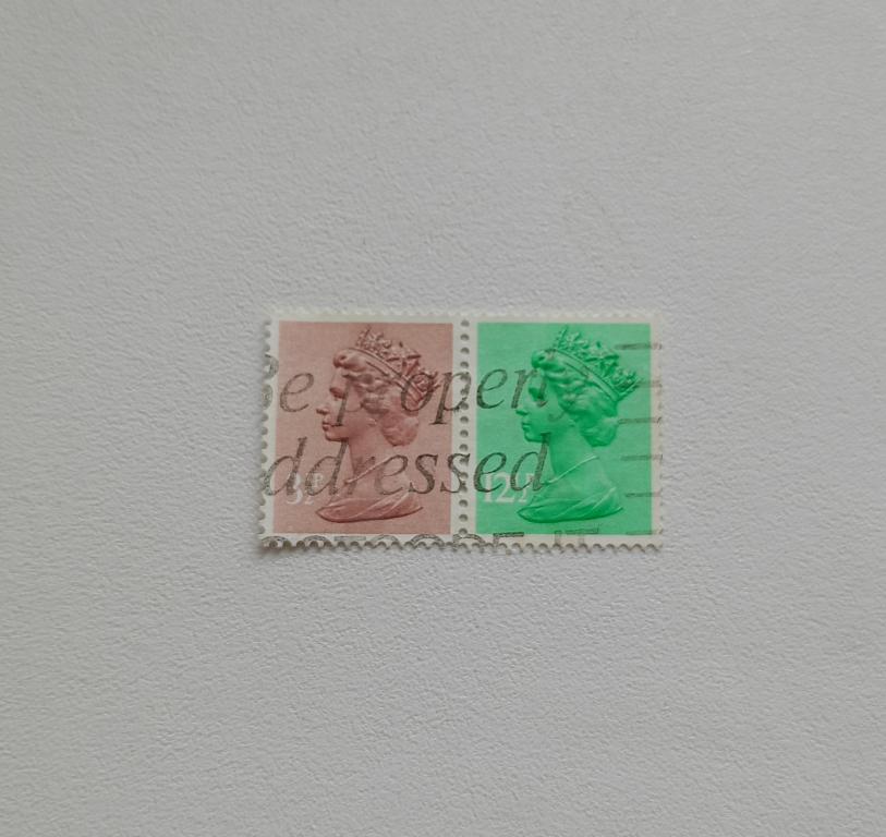 МАРКИ ВЕЛИКОБРИТАНИИ КОРОЛЕВА ЕЛИЗАВЕТА - 2. (1970 годы) - 2 шт. ПОДЛИННИКИ!