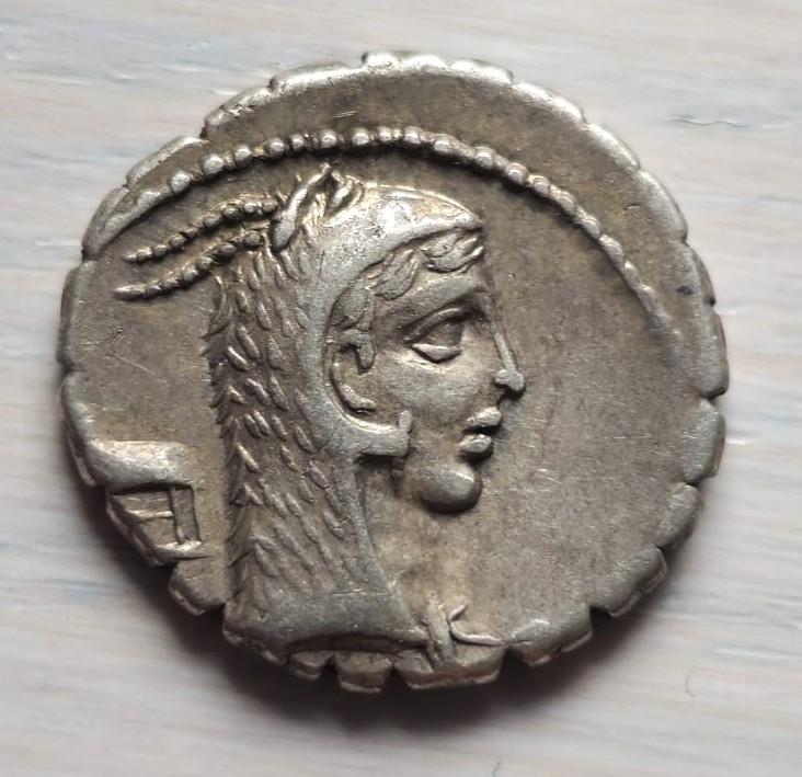 Рим республика денарий Росций Фабат Юнона