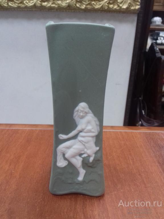 ВАЗА БИСКВИТ ФАРФОР "ДЕВУШКА С КОЗЛЕНКОМ" ВЕРБИЛКИ ДФЗ