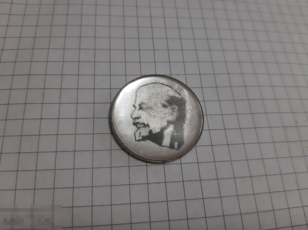 Значок  В И Ленин 5 л