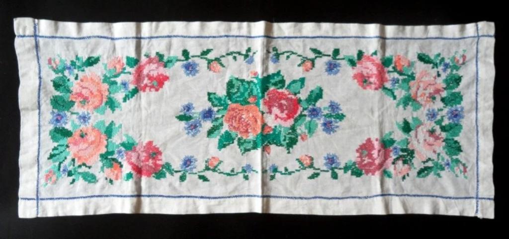 Салфетка дорожка вышивка крестиком розы винтаж СССР