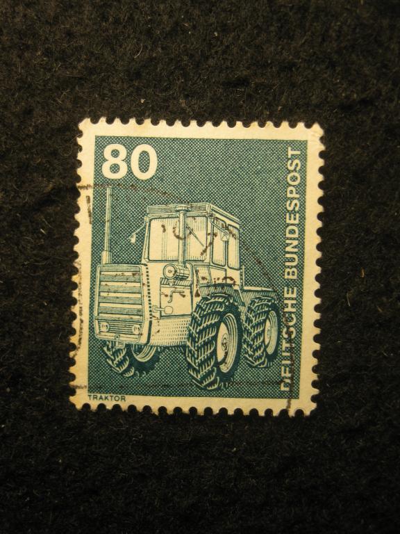 Трактор, техника, ФРГ (Германия) 1975 год, марка стандарт гашеная (Б, 8.25)