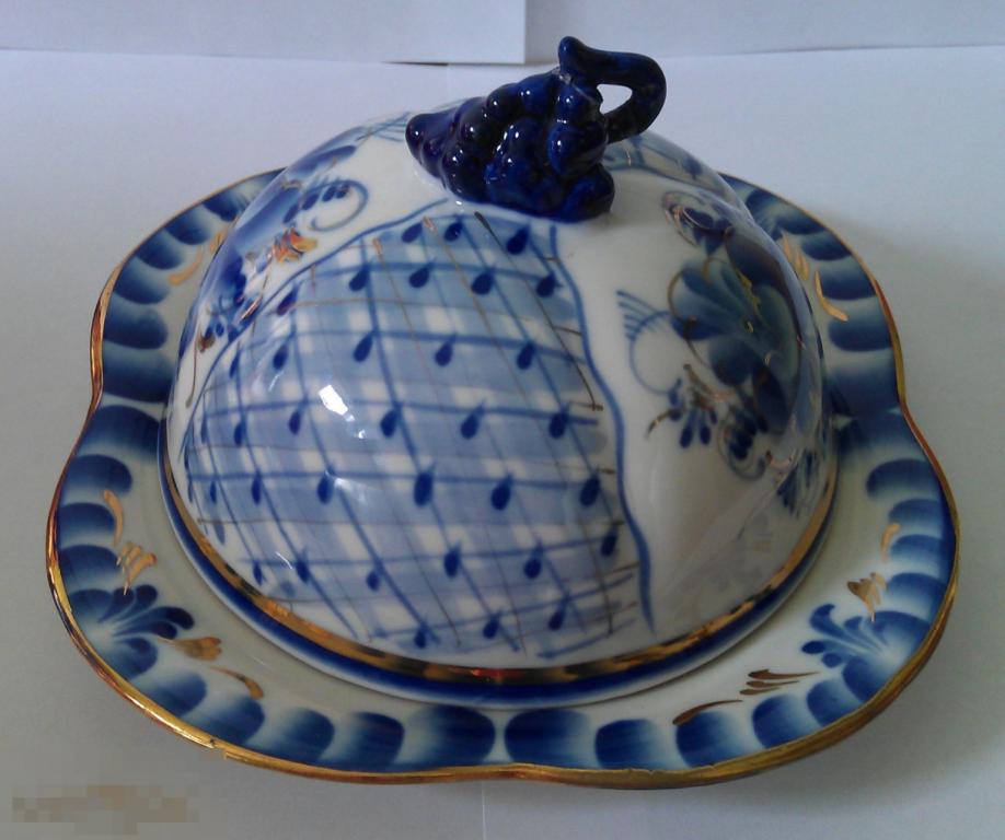 Масленка Гжель фарфор, автор Межуева Н.