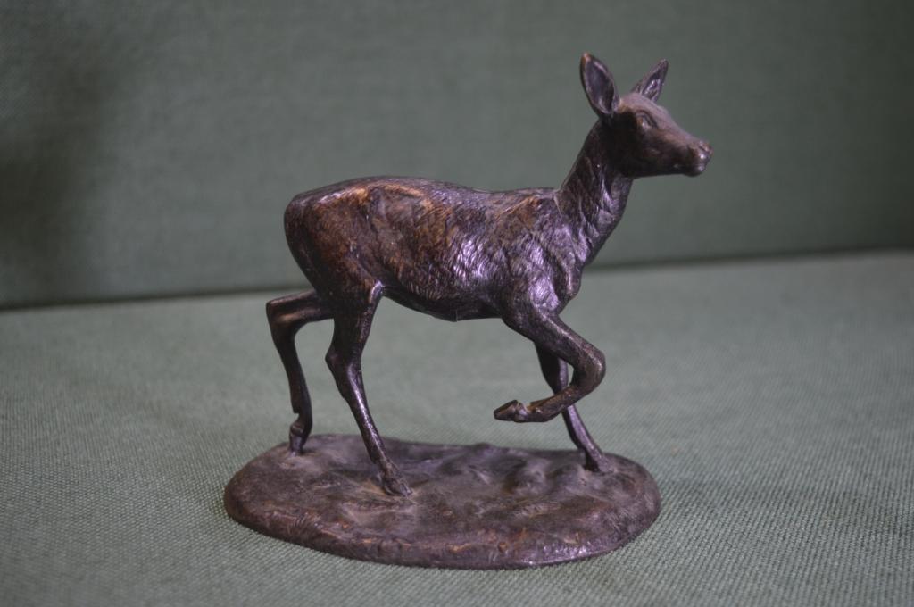 Статуэтка старинная "Олень Лань". Металл. Шпиатр. Европа. Начало 20 в.
