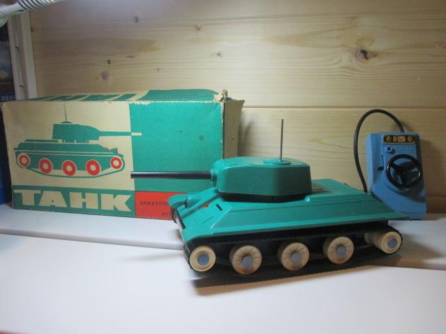 ТАНК СССР электромеханическая игрушка ОРИГИНАЛЬНАЯ КОРОБКА объединение СПУТНИК  г. ЛЕНИНГРАД